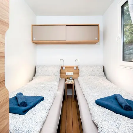 Fantasea Mobile Porton Biondi مكان تخييم *