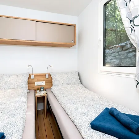 Fantasea Mobile Porton Biondi مكان تخييم *